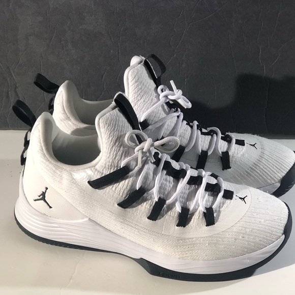 (Pre-Owned) Jordan Ultra Fly 2 low white and black - Picture 8 of 12